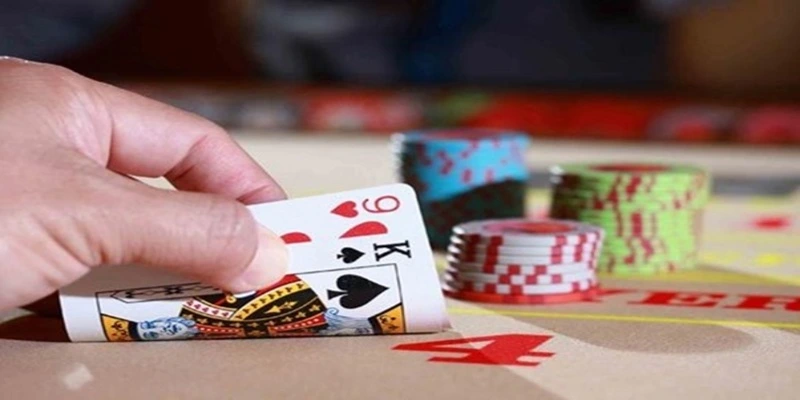 Chỉ cách chơi theo quy luật bài Baccarat